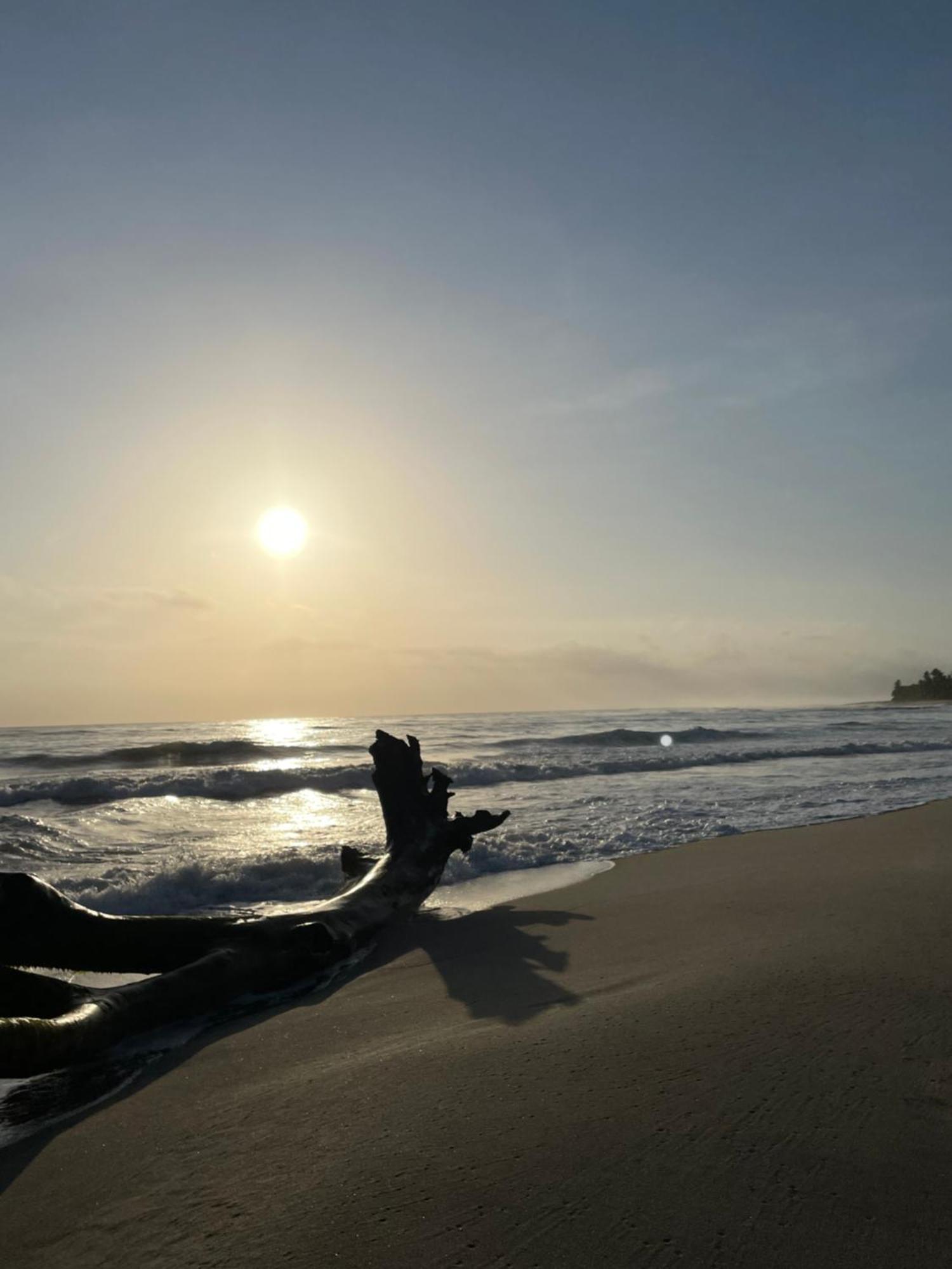 The Mompe Beach Hostal La Poza Bagian luar foto