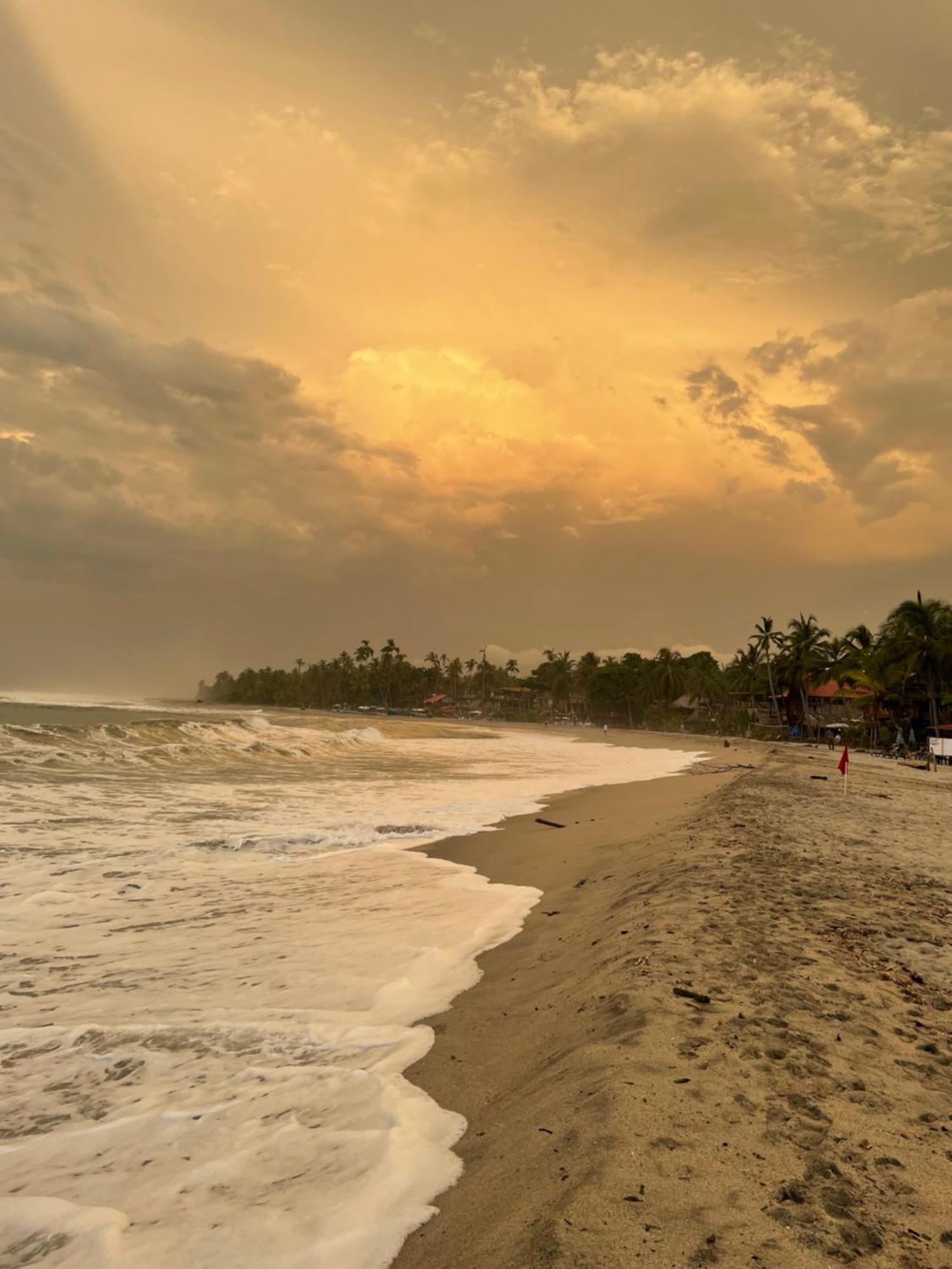 The Mompe Beach Hostal La Poza Bagian luar foto