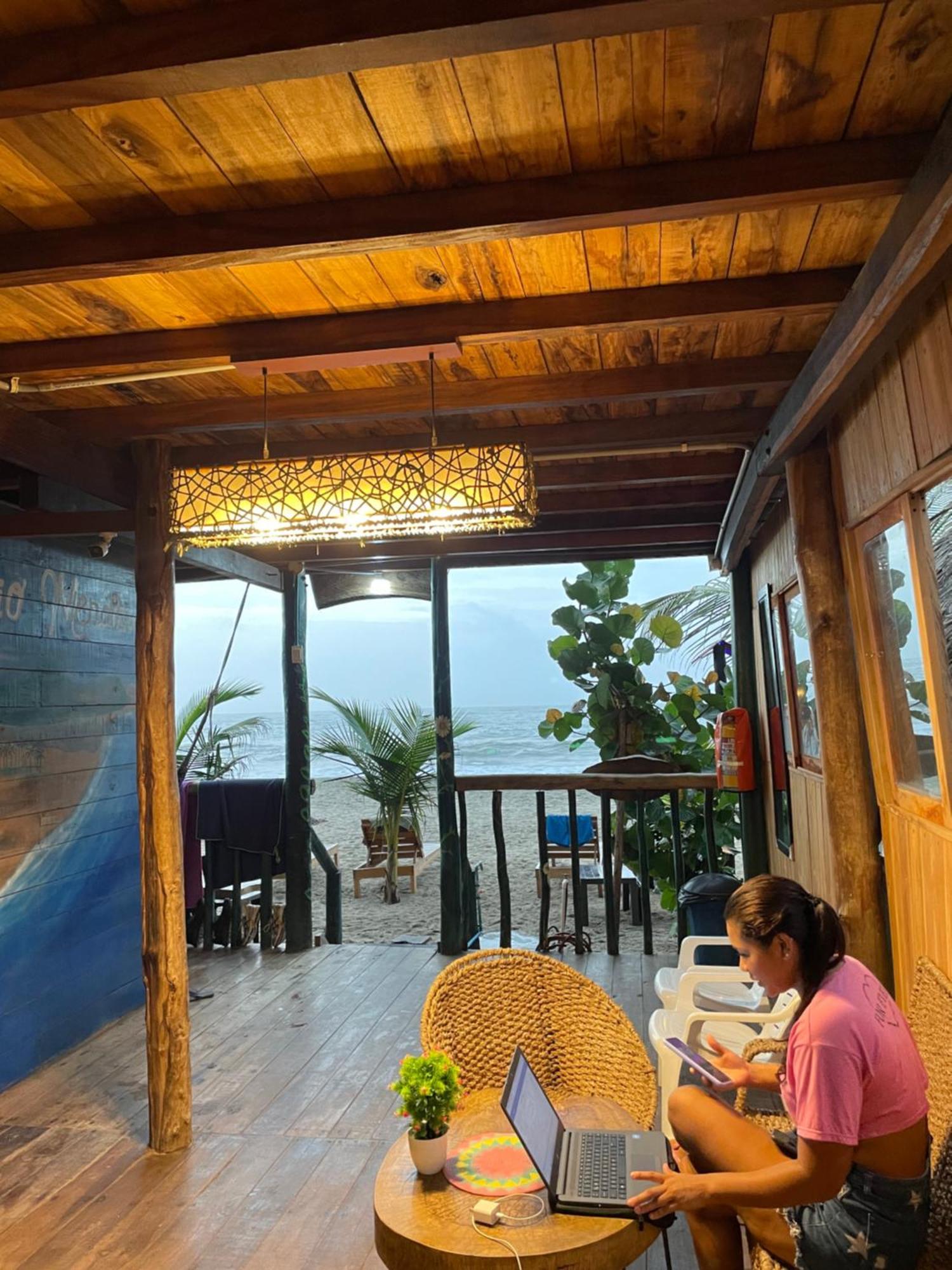 The Mompe Beach Hostal La Poza Bagian luar foto