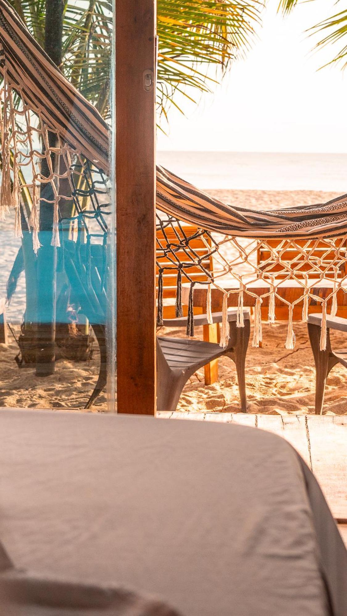 The Mompe Beach Hostal La Poza Bagian luar foto